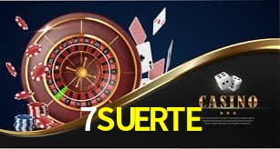 Escena dinámica inspirada en casino con iluminación 7SUERTE, cartas, fichas e íconos de juegos digitales en un espacio moderno de juegos.